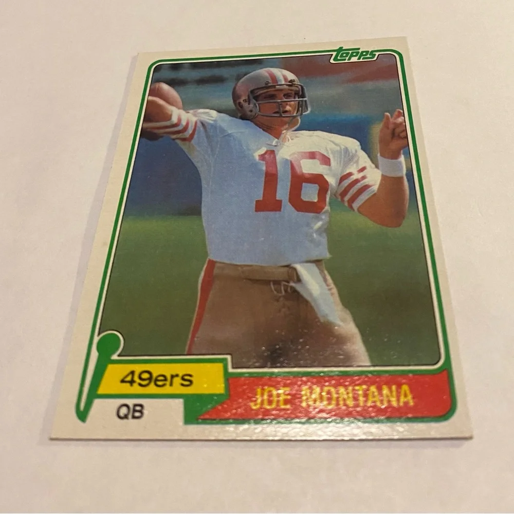 Joe Montana RC Rookie 1981 Topps Football Card San Francisco 49ers #216 Vintage